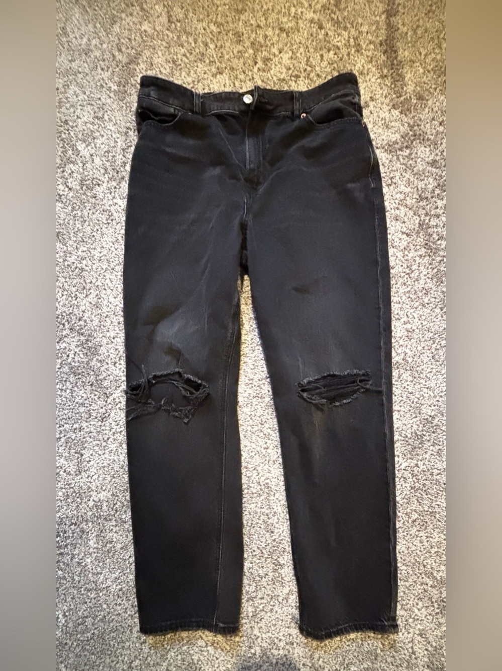Women’s Black Distressed Knee Jeans